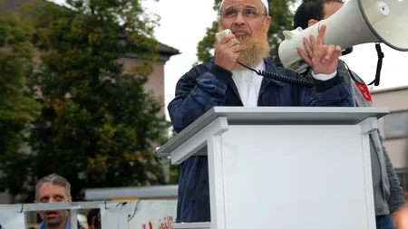 Descoperire șocantă a presei elvețiene: Un iman care i-a cerut lui Allah  să distrugă 