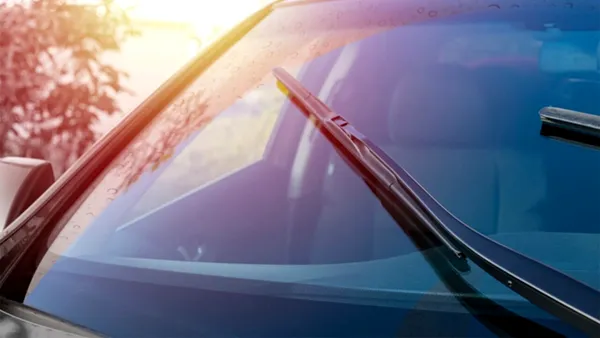 De ce ștergătoarele de parbriz fac zgomot și cum poți scăpa de scârțâit. Trucurile oferite de experții auto