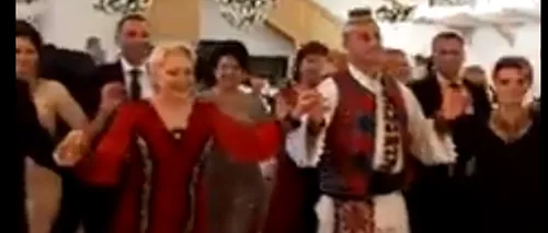 Nuntă mare-n Maramureș cu Viorica Dăncilă prinsă în horă: „Casă de piatră, Gabi Zetea - FOTO | VIDEO