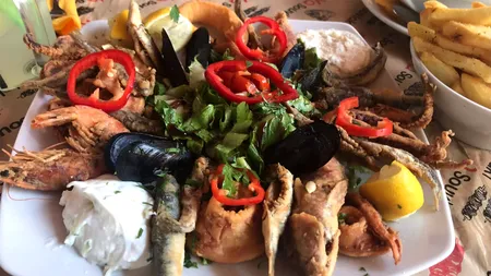 Adrian din București a comandat un platou cu fructe de mare în GRECIA. Ireal ce a primit, de fapt