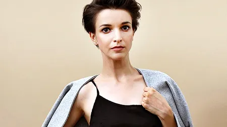 Povestea româncei care vinde produse unicat de zeci de mii de euro, printr-o tehnică populară în Occident: „slow-fashion