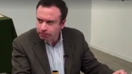 Motivul pentru care un jurnalist din SUA a mâncat, la propriu, articolul scris despre Trump