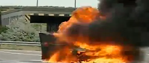 O mașină a luat foc pe autostrada București-Constanța. Traficul rutier a fost reluat după stingerea incendiului
