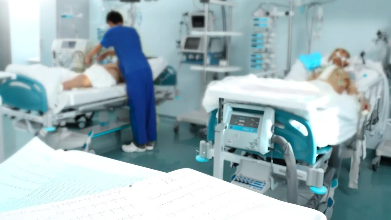 Nou record absolut, înregistrat în România, 30 septembrie: Peste 12.000 de noi infectări și peste 1.300 de pacienți internați la ATI