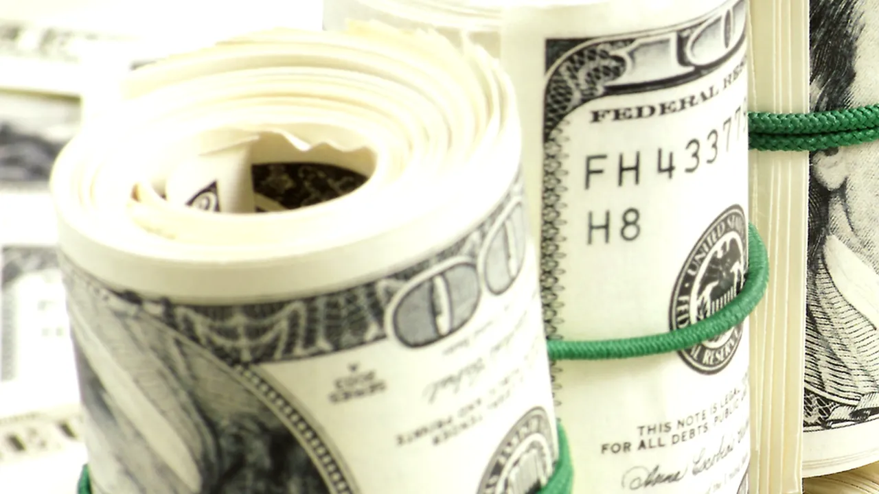 România a mandatat mai multe bănci să pregătească o emisiune de obligațiuni în dolari