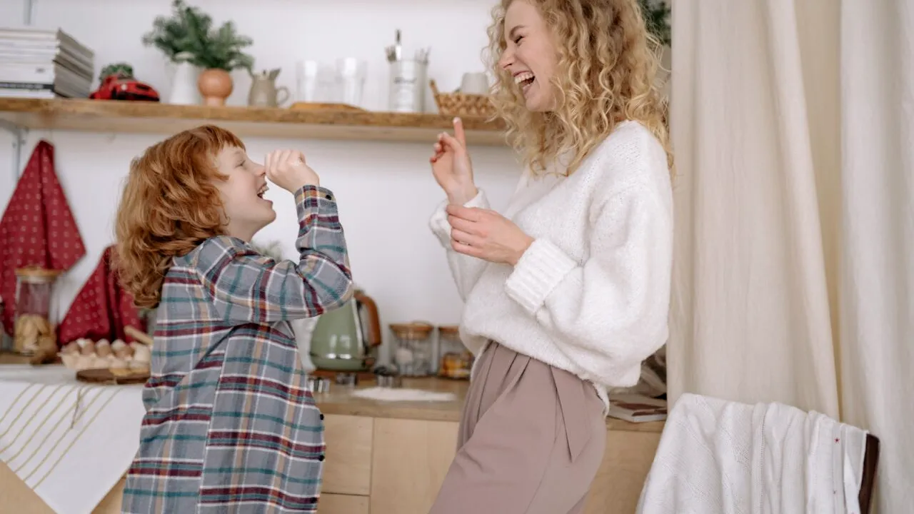 S-a angajat ca babysitter, dar a pățit un lucru umilitor! Ce a putut să îi facă familia la care s-a dus