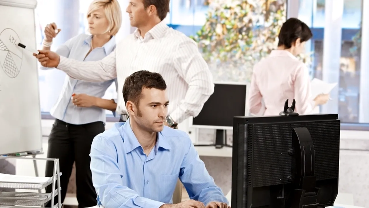 Angajații vor putea lucra o zi pe weekend, contra cost / PROIECT