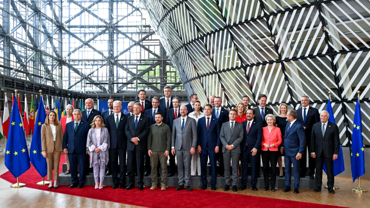 Klaus Iohannis se pregătește pentru CONSILIUL EUROPEAN / Pe agendă: Războiul din Ucraina, situația din Orientul Mijlociu și Republica Moldova