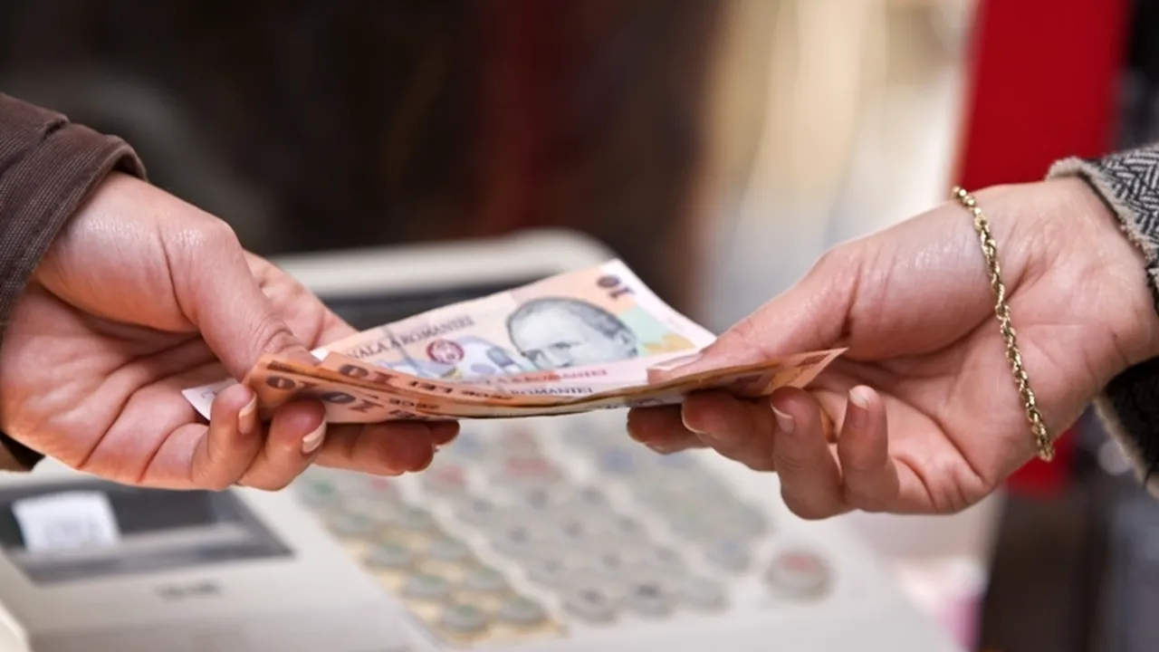 Creditul pentru firme și populație a scăzut luna trecută la 222,7 miliarde lei