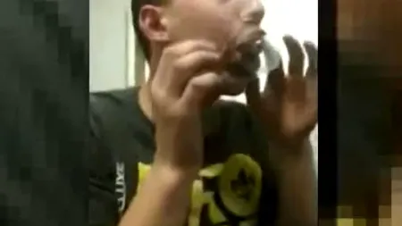 Adolescenții au descoperit o nouă provocare bizară, care nu este doar dezgustătoare, ci și periculoasă