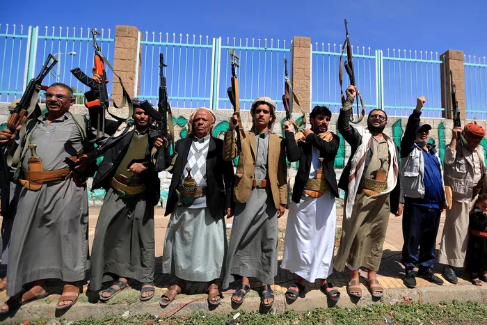 Luptători yemeniți loiali gruării houthi 