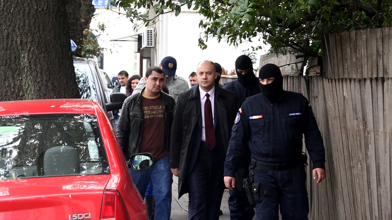 REȚEAUA BANCHERILOR: 33 de reținuți, printre care vicepreședintele BRD. Aurel Șaramet a fost lăsat liber