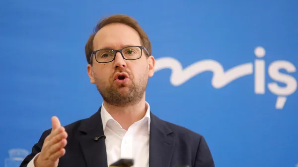 Dominic Fritz vrea ca PSD să iasă complet din guvern: ”Să-și retragă toți oamenii, toate amantele și pilele”