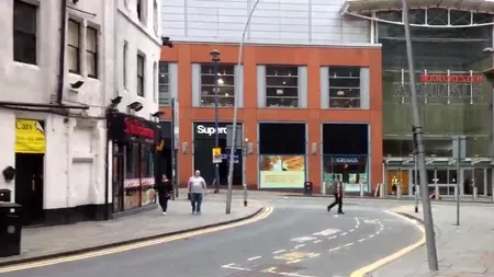 Un bărbat a intrat cu un camion într-un grup de pietoni în Marea Britanie. Primul anunț al poliției din Manchester