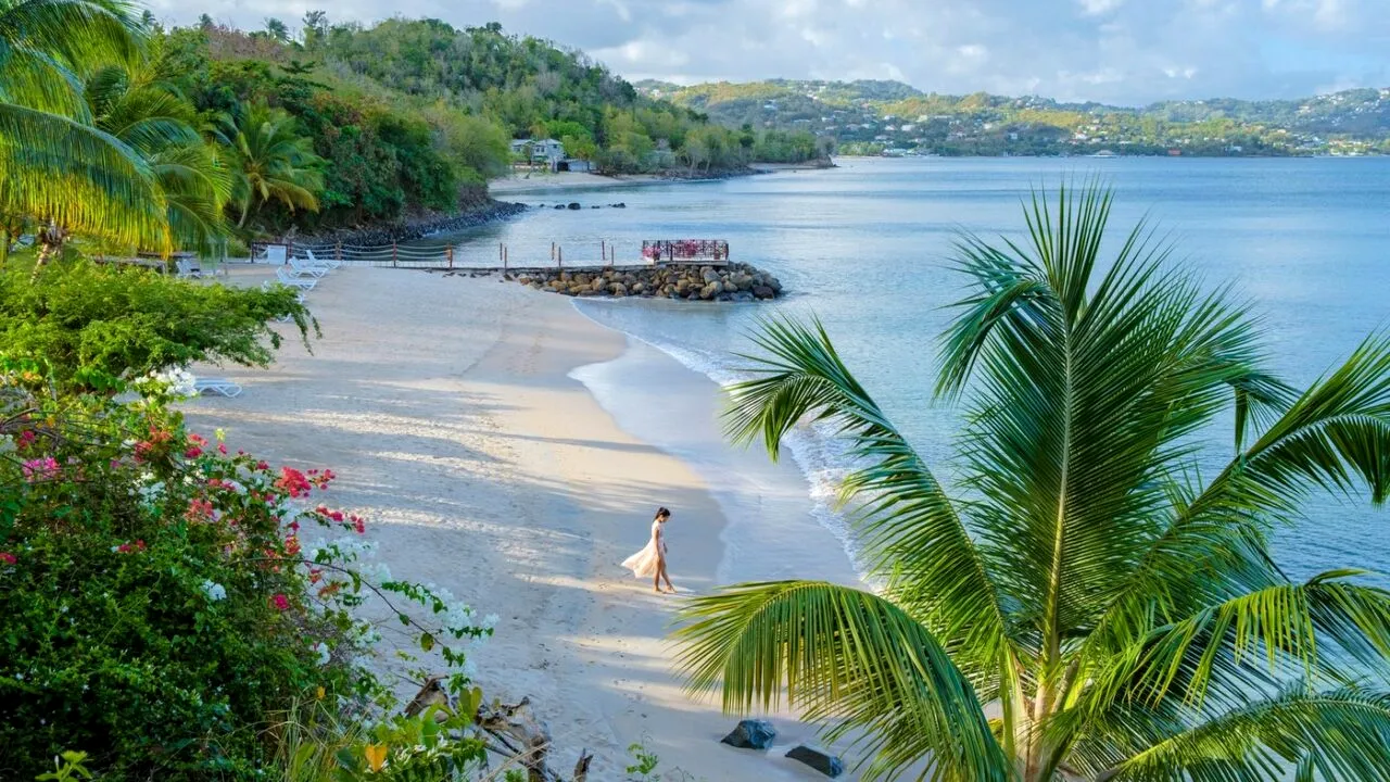 O mică INSULĂ tropicală renumită pentru peisajele sale spectaculoase are un „atu” aparte. E singura țară din lume care poartă numele unei femei