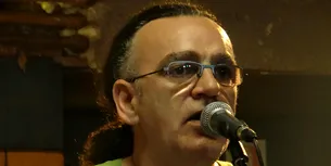 <span style='background-color: #dd9933; color: #fff; ' class='highlight text-uppercase'>ACTUALITATE</span> Legenda muzicii folk, Marius Bațu, a MURIT la 65 de ani, în timpul unui concert