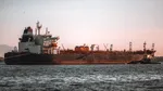Două superpetroliere cu țiței saudit au traversat strâmtoarea Bab-el-Mandeb în ciuda amenințărilor din partea rebelilor yemeniți houthi