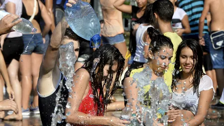 Caniculă și disconfort termic în București, până vineri. Seara sunt așteptate averse, cu grindină și intensificări ale vântului