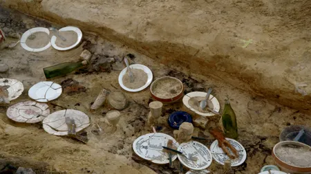 Documentarul „TOPOGRAFIA HAZARDULUI”, în regia Evei Pervolovici, din 24 martie în cinematografe