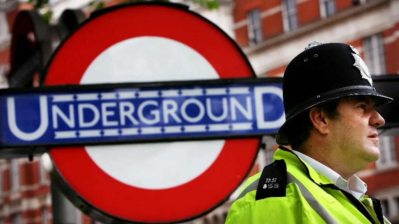 Fotbalist din Premier League, încătușat după ce ar fi furat o cutie de brânză, deși câștigă 40.000 de lire pe săptămână