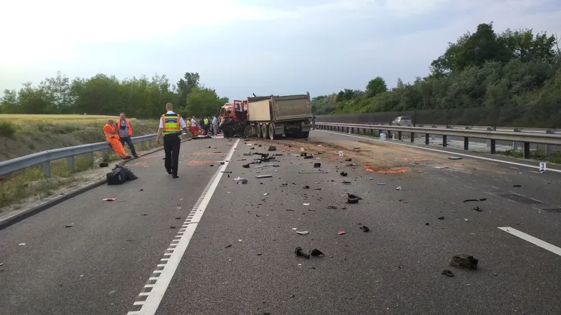 Accident tragic în Ungaria: nouă oameni au murit după ce un microbuz înmatriculat în România a fost spulberat de un camion