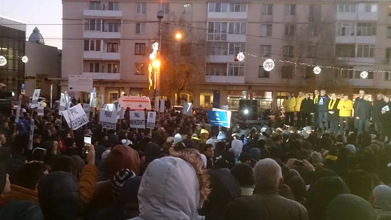 Ministrul Muncii, Dragoș Pîslaru, în campanie electorală pentru PNL:  Votăm Dacian Cioloș!