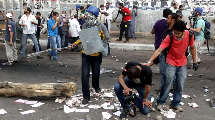 Cel puțin 2 morți și 300 de răniți, în timpul confruntărilor din Cairo