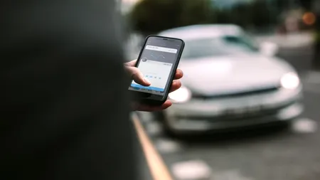 Șoferul unei companii de ride-sharing a încercat să violeze două pasagere. Șoferul a fost arestat