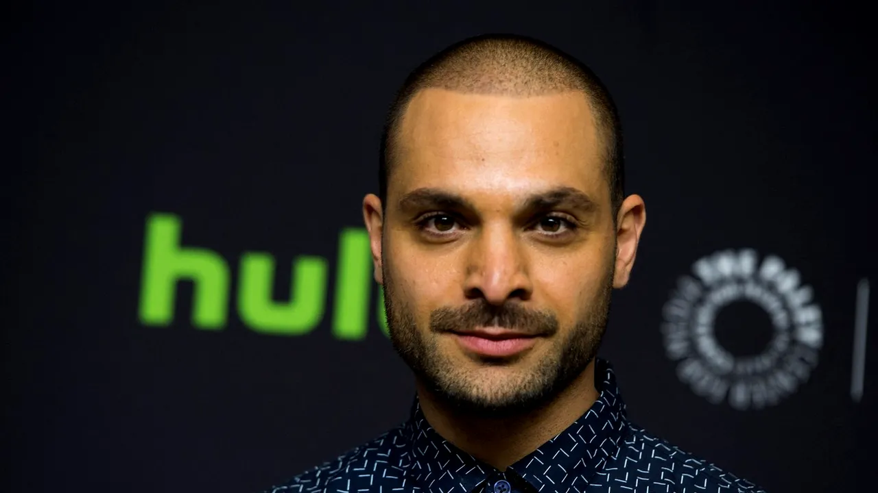 Michael Mando a fost scos din distribuția serialului „Sinking Spring”, în regia lui RIDLEY SCOTT. Care a fost motivul și cu cine a fost înlocuit
