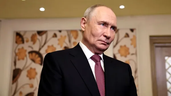 Alegeri pentru Duma de Stat în Rusia. The Guardian: Puterea lui Putin nu depinde de susținerea rușilor de rând, dar autoritatea sa este susținută de iluzia că ascultă și îi pasă