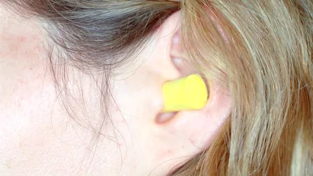 O femeie a ajuns la spital cu DURERI cumplite în ureche. Medicul care i-a făcut endoscopie s-a îngrozit de ceea ce a găsit în interior