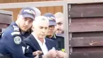 VIDEO | Momentul arestării lui Călin Georgescu. Fostul candidat la alegerile prezidențiale a vrut să ridice în aer mâinile încătușate, dar polițiștii l-au oprit