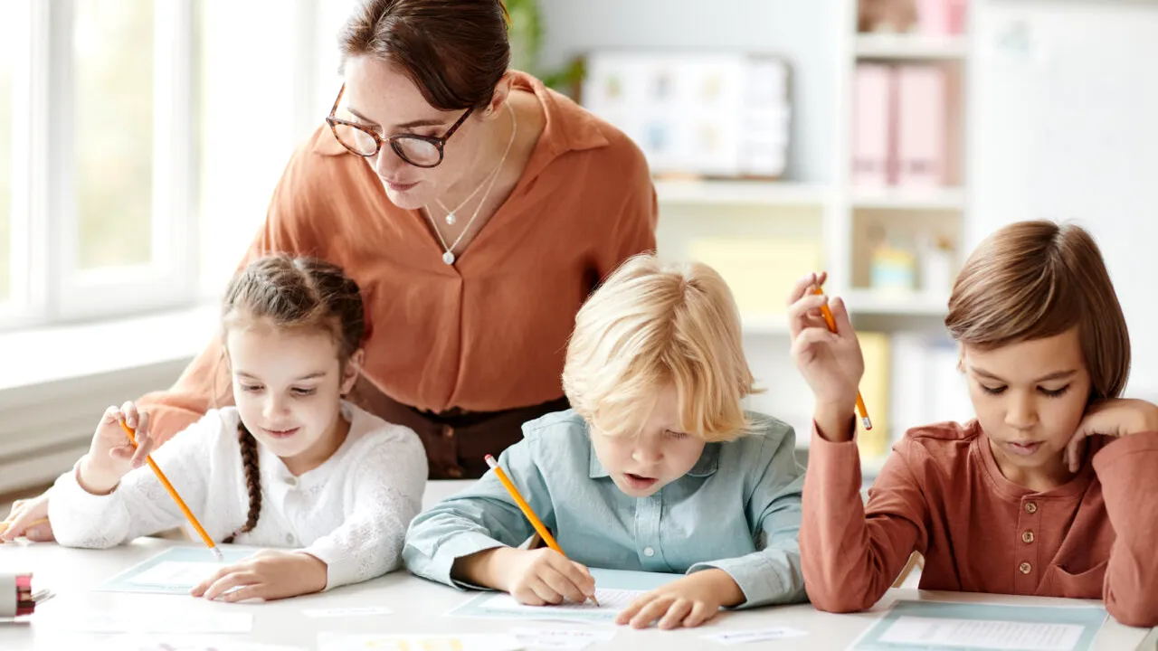 Pe 3 mai încep înscrierile copiilor la școală. Model de cerere pentru înscrierea în clasa pregătitoare 2023