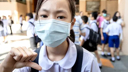 Dovada că virusul mortal se poate răspândi fără simptome. Excursia unei tinere din Wuhan arată că riscul de pandemie e major