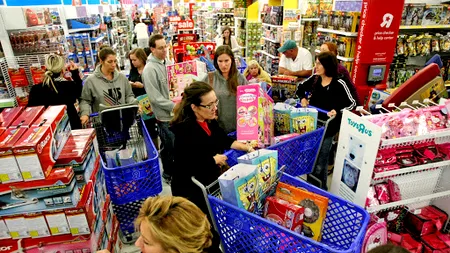 La ce să fii atent când cumperi cadouri de Crăciun. Ce avertizează Protecţia Consumatorilor