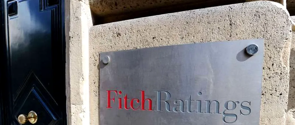 Fitch: Riscurile majore pentru România sunt revenirea inflației, întârzierea privatizărilor și creditele neperformante