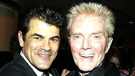 Compozitorul Bob Crewe, coautor al hitului 