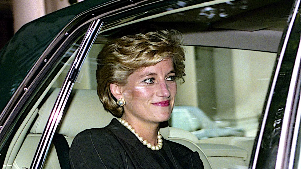 Fake news? Un fost agent MI5 susținea că a ucis-o pe prințesa Diana: „Știa prea multe secrete regale. Ordinul a fost dat de prințul Philip” - VIDEO