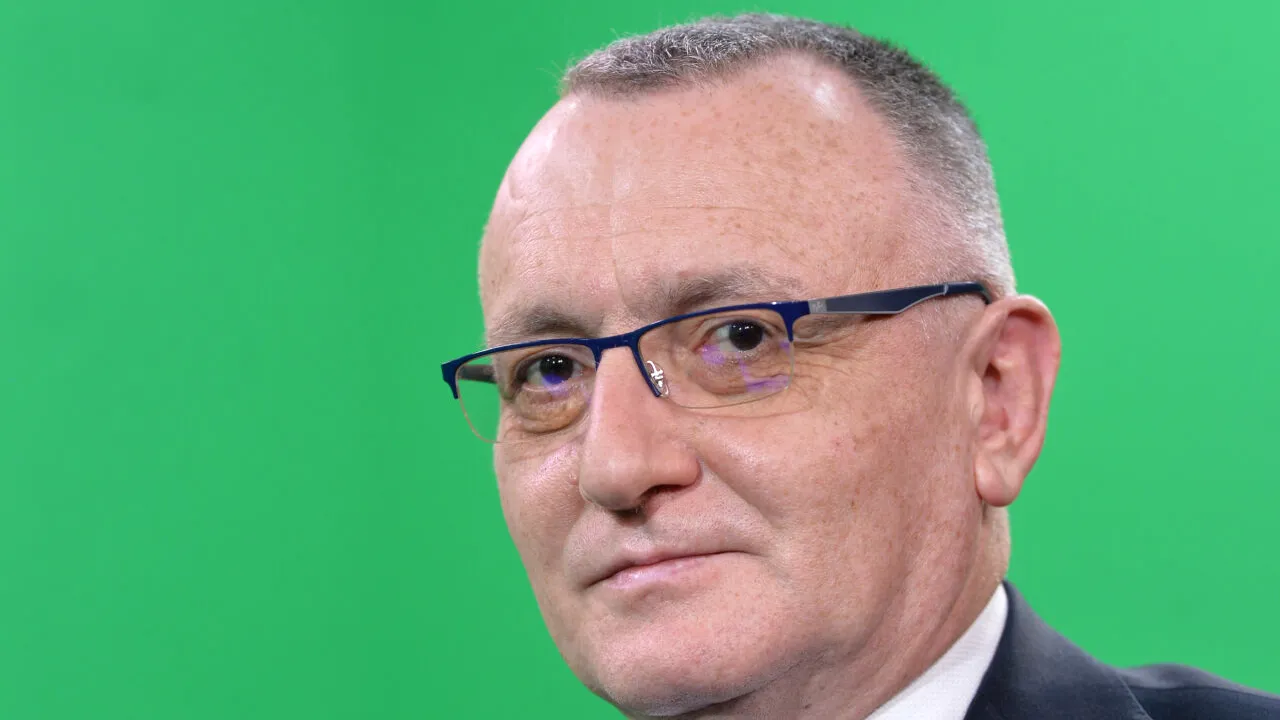 Sorin Cîmpeanu, declarație surprinzătoare: „Școala nu asigură nici măcar nota 7 fără meditații”
