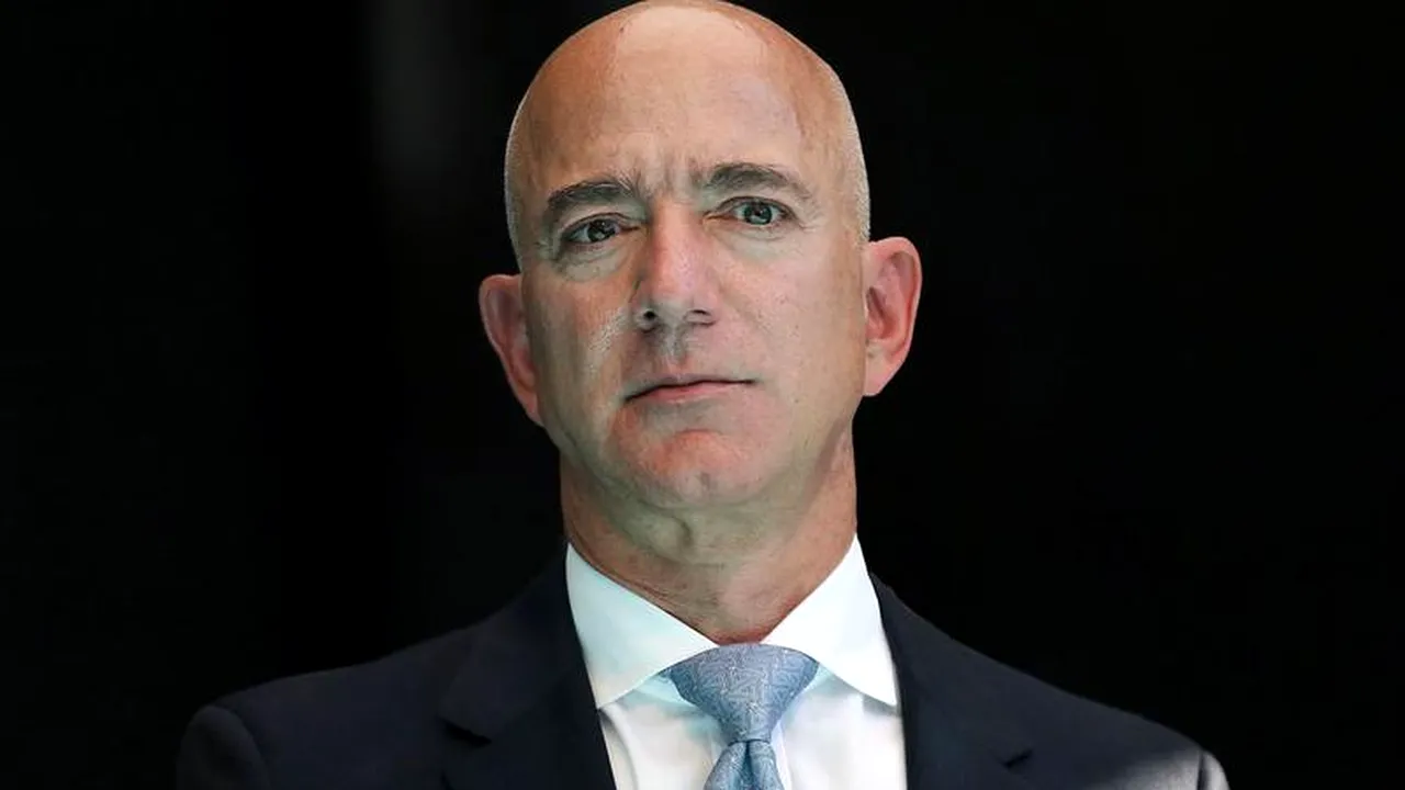 Câți bani au pierdut bogații lumii după prăbușirea pieţelor bursiere / Jeff Bezos, mai sărac cu 15,2 miliarde de dolari într-o singură zi