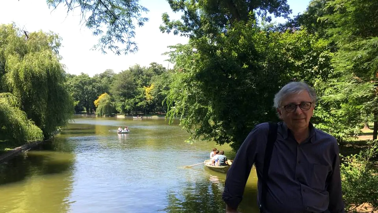 Vladimir Tismăneanu acuză că Elena Vijulie Tănase l-a dat afară de la Europa Liberă din cauza unui proces cu soțul acesteia. Istoricul colabora de 37 de ani cu instituția