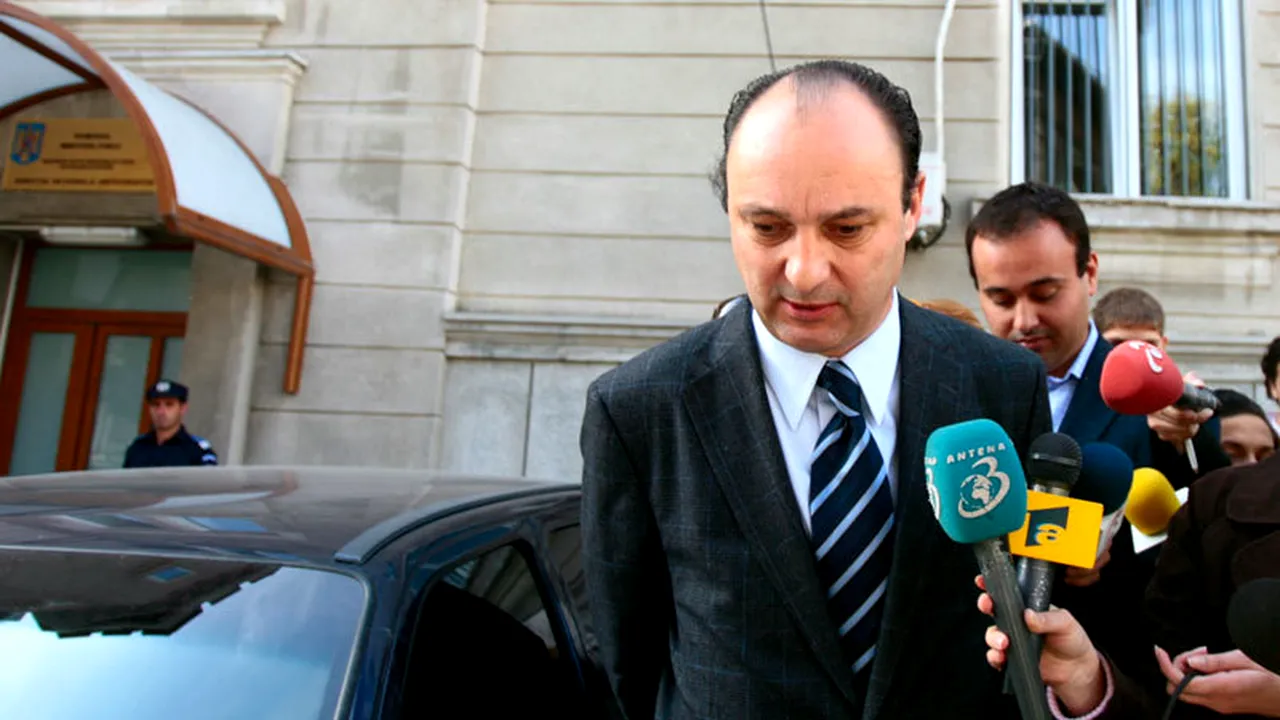 IOAN AVRAM MUREȘAN a ieșit din penitenciar pentru 24 de ore ca să participe la înmormântarea fiului