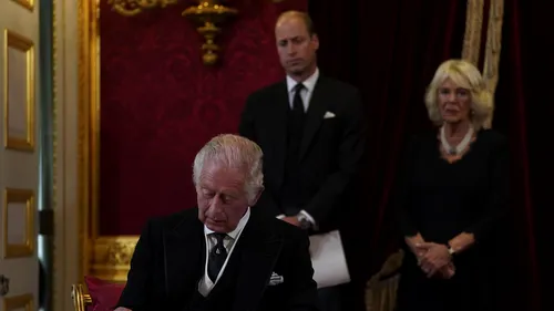 VIDEO - LIVE UPDATE | Charles al III-lea a fost proclamat oficial rege: „Întreaga lume este alături de mine ca urmare a pierderii ireparabile pe care am suferit-o cu toţii”/ Ceremonia, transmisă live pentru prima dată în istorie