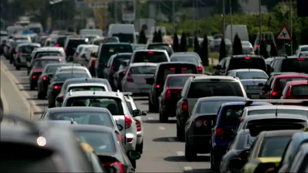 Coloane kilometrice și TRAFIC îngreunat pe DN1, după ce Valea Oltului s-a închis: 
