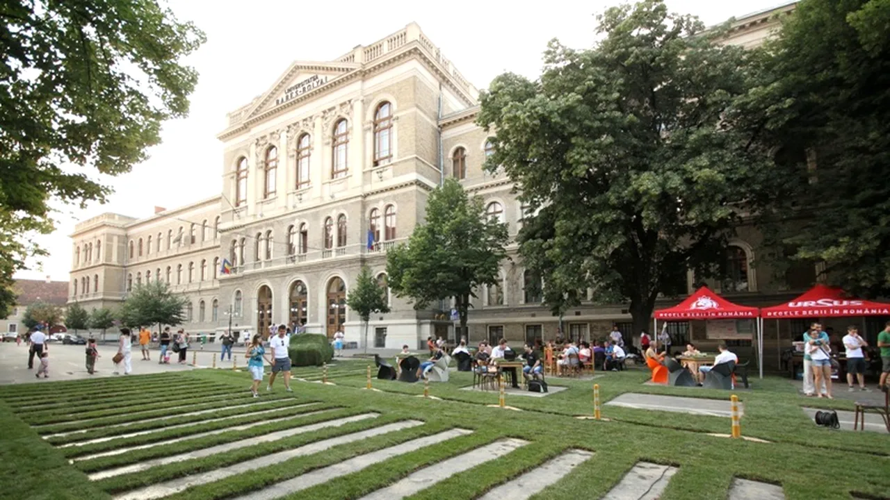 Ședință de CL la miezul nopții, consilierii au îmbrăcat tricouri cu 