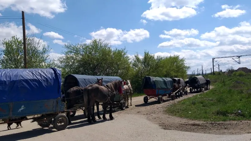 AMENZI. Un convoi format din cinci căruţe a parcurs 100 de kilometri prin țară. Unde mergeau cele 13 persoane