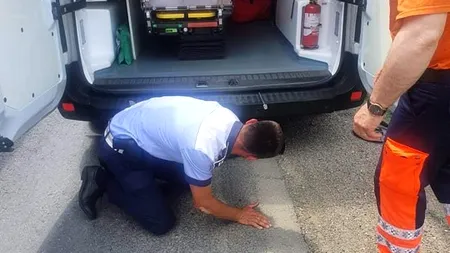 Gestul făcut de doi polițiști din Alba. Au ajutat o ambulanță să ajungă de urgență la spital