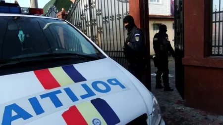 Arme, dispozitive de interceptare și mașini de lux, descoperite în urma unor descinderi în Ialomița și Constanța