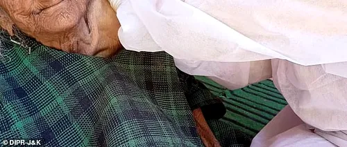 O femeie care pretinde că este cea mai vârstnică persoană din lume a fost vaccinată împotriva <i class='ep-highlight'>coronavirusului</i>, în India
