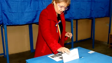 ALEGERI PARLAMENTARE 2012. Învățătoarea Cristiana Anghel, care a stat 70 de zile în greva foamei, a fost aleasă senator